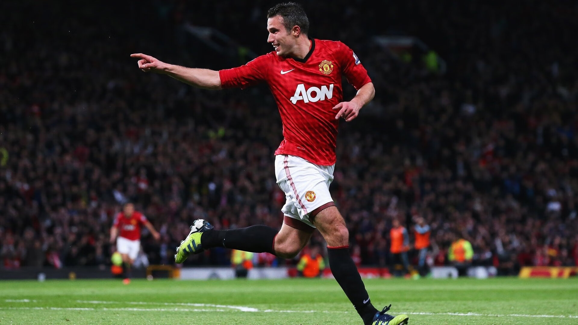 Kaiyun APP-中国足球注重守门员专项训练提升门线防守能力，足球守门员新规则